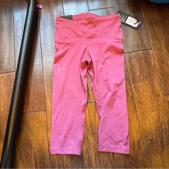 Under Armour Heatgear Women’s Compression Mid Rise Speed Capri UA Fly Fast NWT - Picture 1 of 13